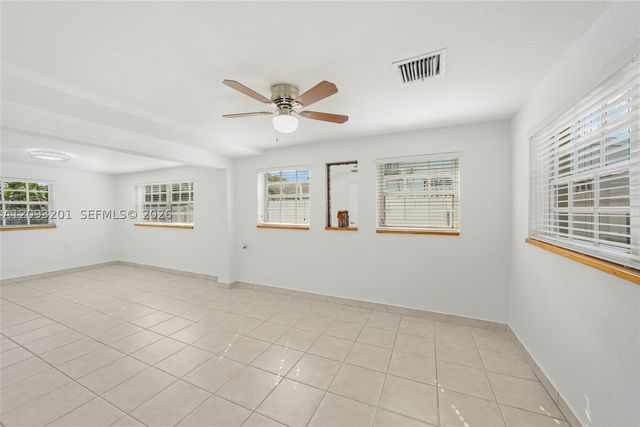 1250 W 34th St, Hialeah, FL 33012