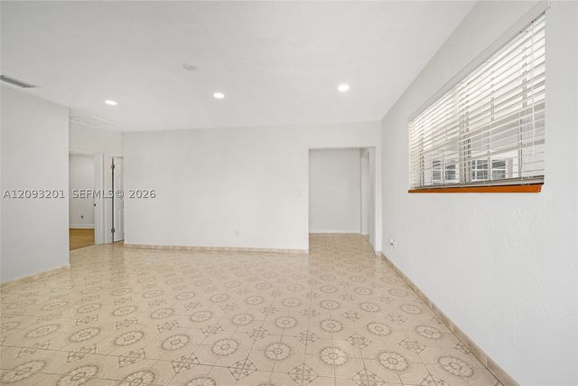 1250 W 34th St, Hialeah, FL 33012