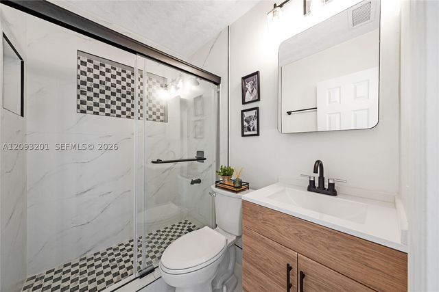 1250 W 34th St, Hialeah, FL 33012