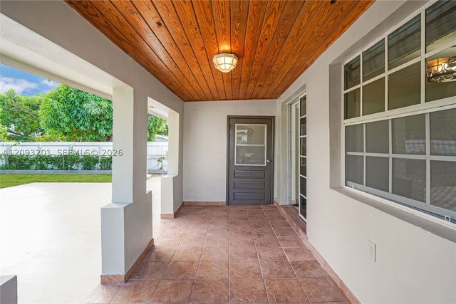 1250 W 34th St, Hialeah, FL 33012
