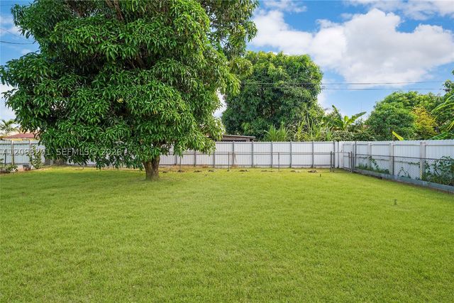 1250 W 34th St, Hialeah, FL 33012