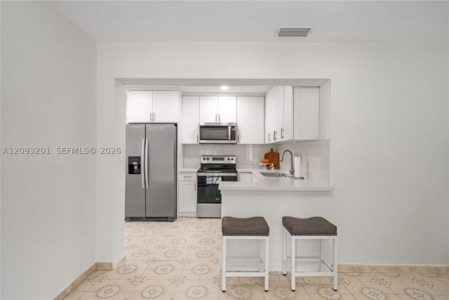 1250 W 34th St, Hialeah, FL 33012