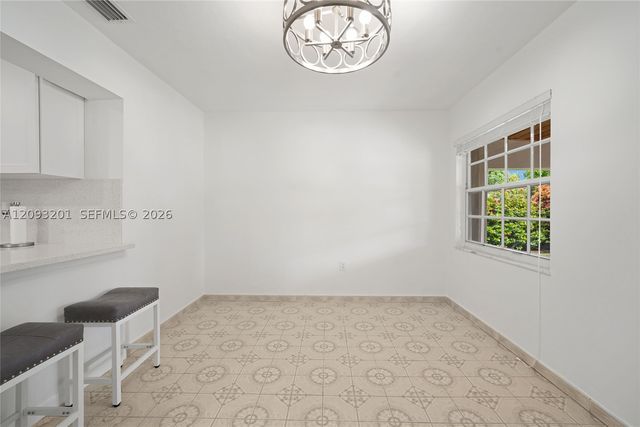 1250 W 34th St, Hialeah, FL 33012
