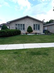 5335 W 108th Place, Oak Lawn, IL 60453