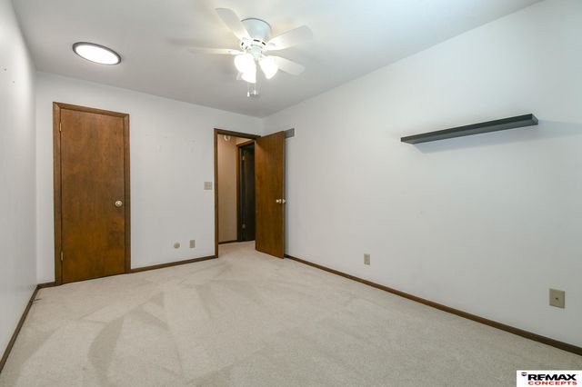 922 Carriage Way, Lincoln, NE 68510