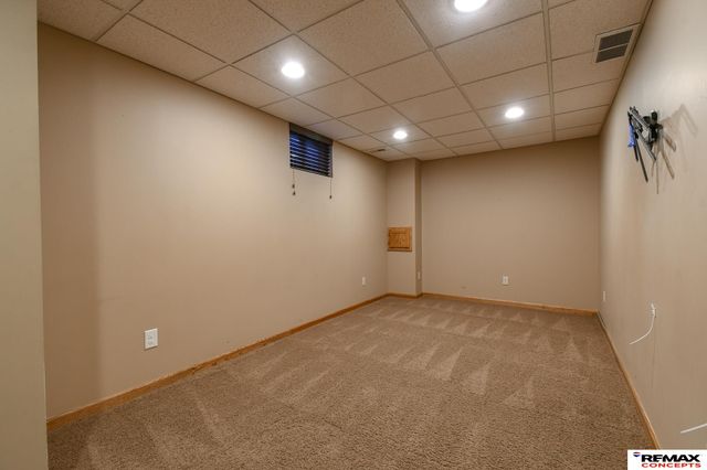 922 Carriage Way, Lincoln, NE 68510