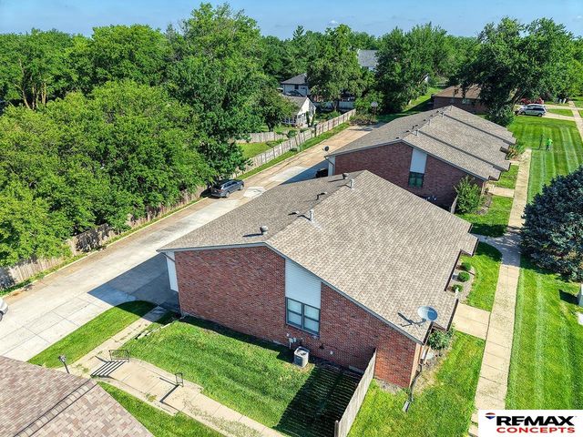 922 Carriage Way, Lincoln, NE 68510