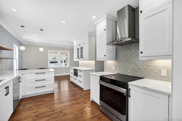 11 Roselle Avenue, Pleasantville, NY 10570