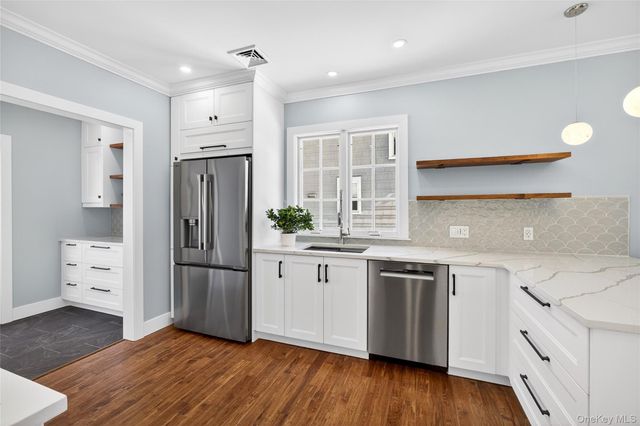 11 Roselle Avenue, Pleasantville, NY 10570