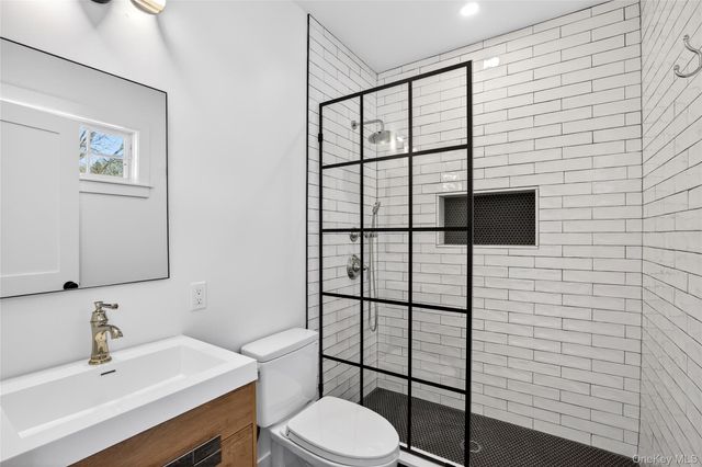 11 Roselle Avenue, Pleasantville, NY 10570