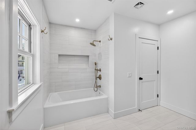 11 Roselle Avenue, Pleasantville, NY 10570