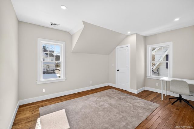 11 Roselle Avenue, Pleasantville, NY 10570