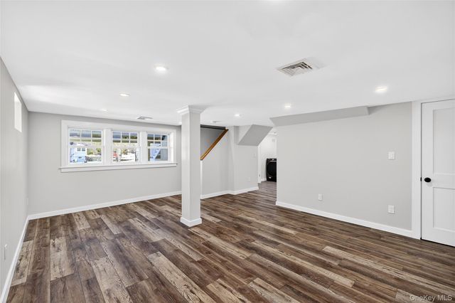 11 Roselle Avenue, Pleasantville, NY 10570