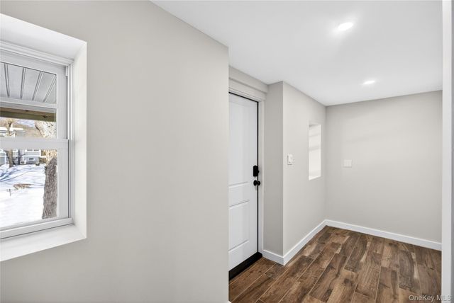 11 Roselle Avenue, Pleasantville, NY 10570