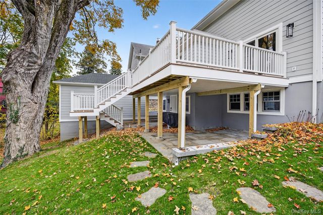 11 Roselle Avenue, Pleasantville, NY 10570