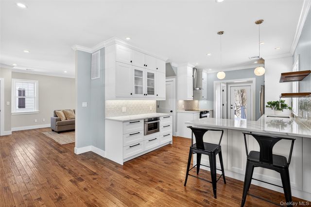 11 Roselle Avenue, Pleasantville, NY 10570