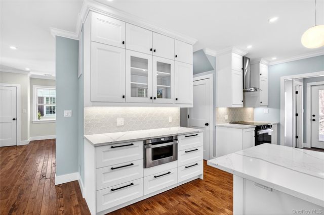 11 Roselle Avenue, Pleasantville, NY 10570