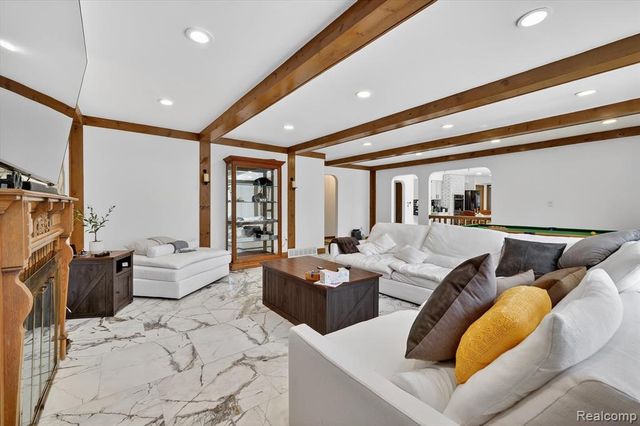 29801 Deer Run, Farmington Hills, MI 48331