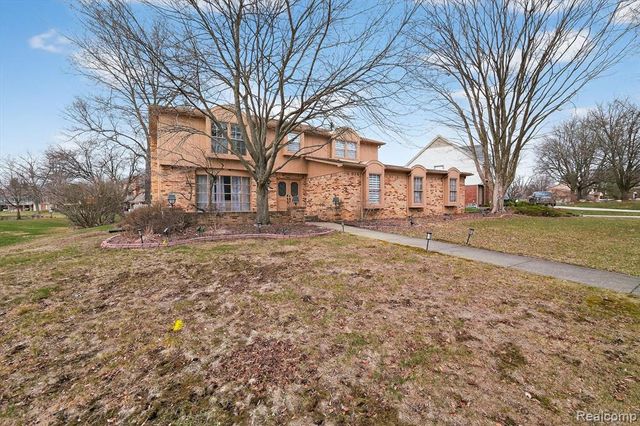 29801 Deer Run, Farmington Hills, MI 48331