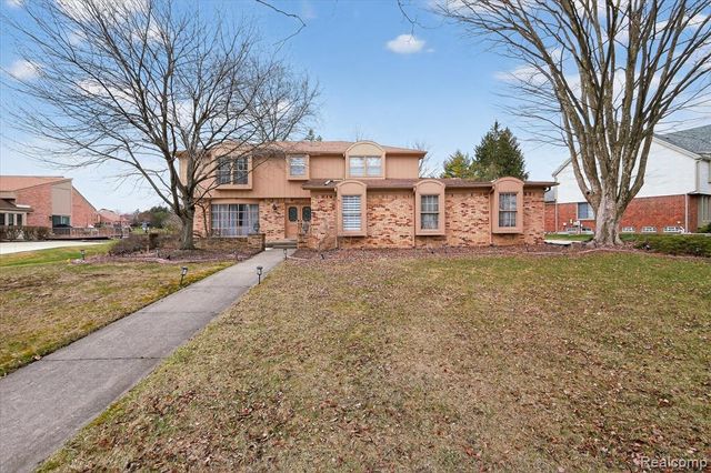 29801 Deer Run, Farmington Hills, MI 48331