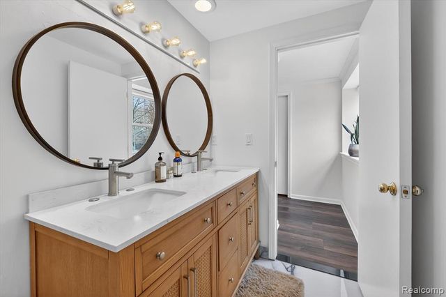 29801 Deer Run, Farmington Hills, MI 48331