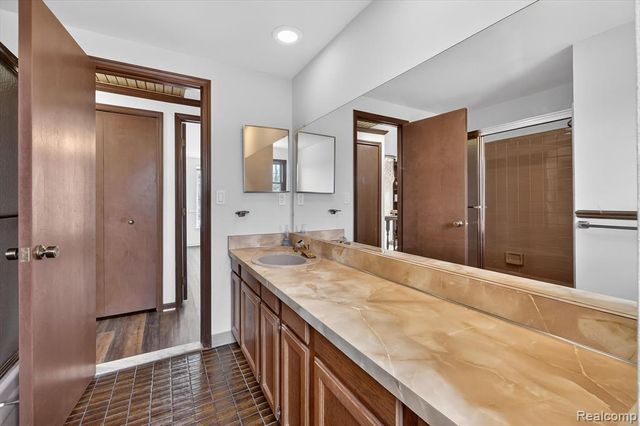 29801 Deer Run, Farmington Hills, MI 48331