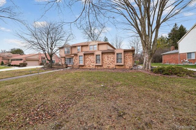 29801 Deer Run, Farmington Hills, MI 48331