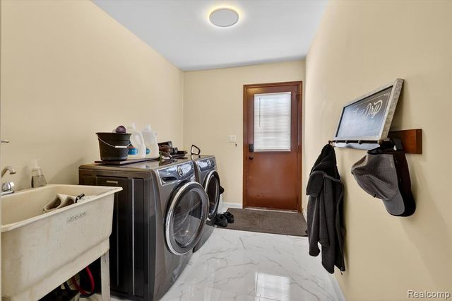 29801 Deer Run, Farmington Hills, MI 48331