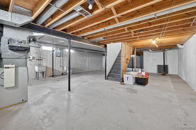 29801 Deer Run, Farmington Hills, MI 48331