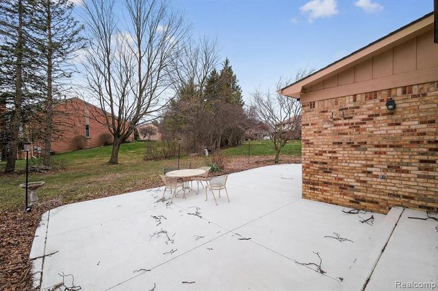 29801 Deer Run, Farmington Hills, MI 48331