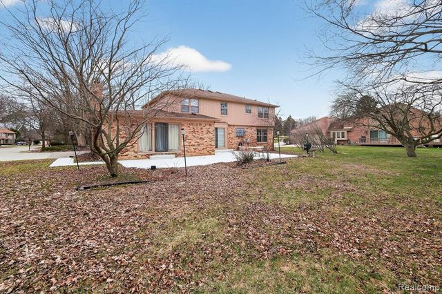 29801 Deer Run, Farmington Hills, MI 48331