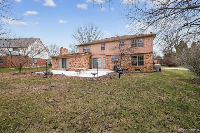 29801 Deer Run, Farmington Hills, MI 48331