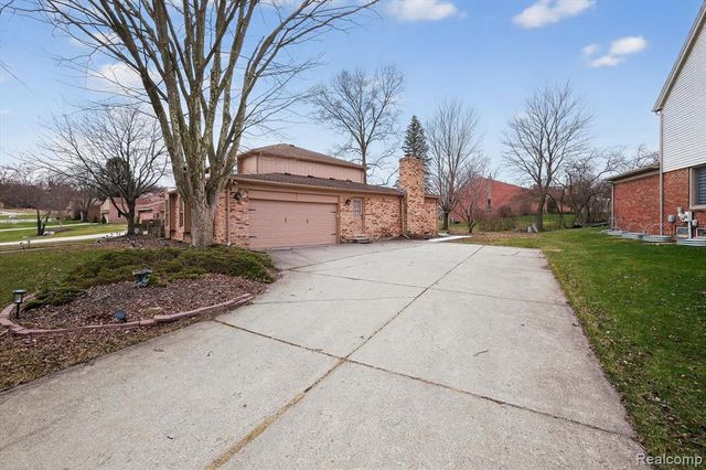 29801 Deer Run, Farmington Hills, MI 48331