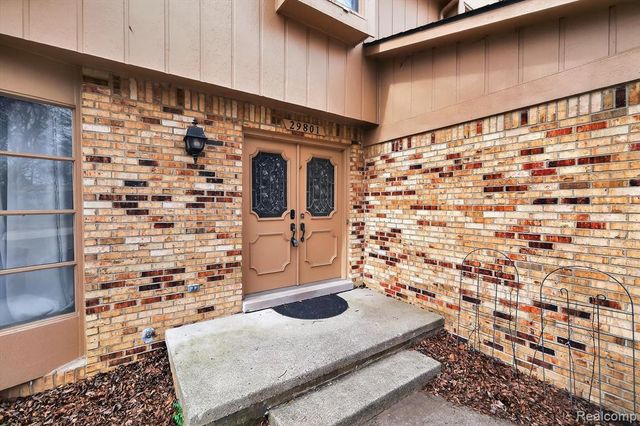 29801 Deer Run, Farmington Hills, MI 48331