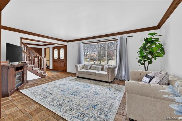 29801 Deer Run, Farmington Hills, MI 48331