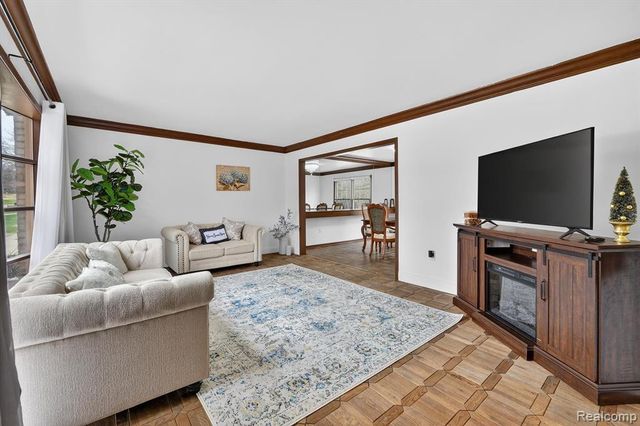 29801 Deer Run, Farmington Hills, MI 48331