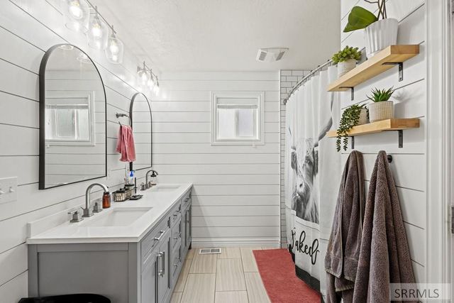 2266 E Olympic Avenue, Idaho Falls, ID 83404