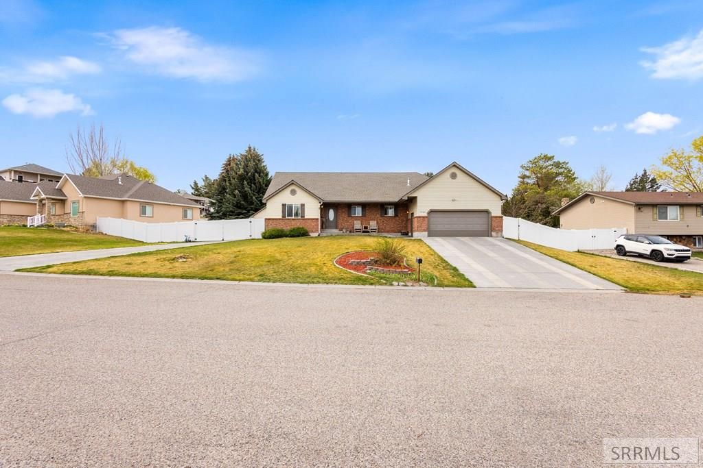 Image 2 of property listing at 2266 E Olympic Avenue, Idaho Falls, ID 83404