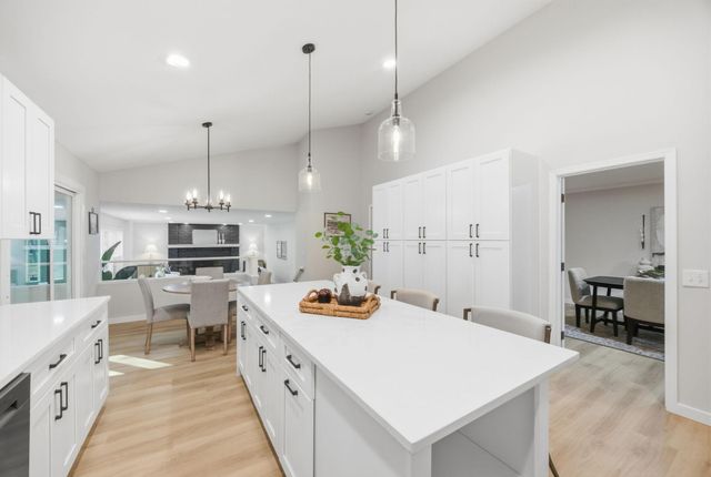 9281 Amsden Way, Eden Prairie, MN 55347