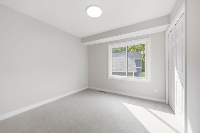 9281 Amsden Way, Eden Prairie, MN 55347