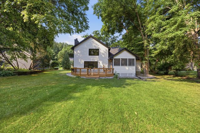 9281 Amsden Way, Eden Prairie, MN 55347
