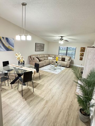 18560 Sunburst Lane D, Boca Raton, FL 33496