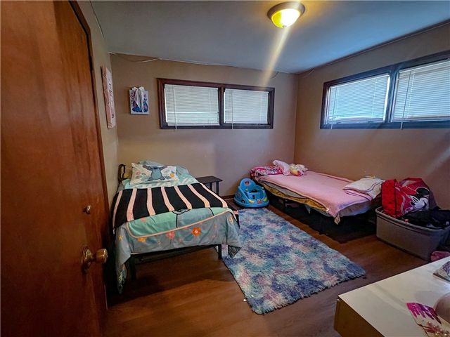 1638 Shady Dr, Farrell, PA 16121