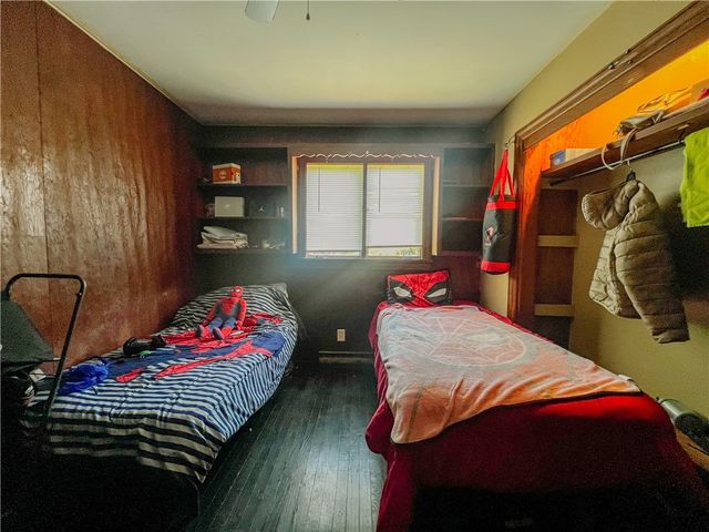 1638 Shady Dr, Farrell, PA 16121