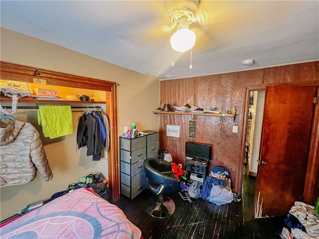 1638 Shady Dr, Farrell, PA 16121