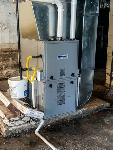 1638 Shady Dr, Farrell, PA 16121