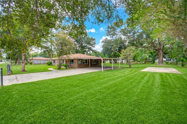 16746 Main Street, Splendora, TX 77372