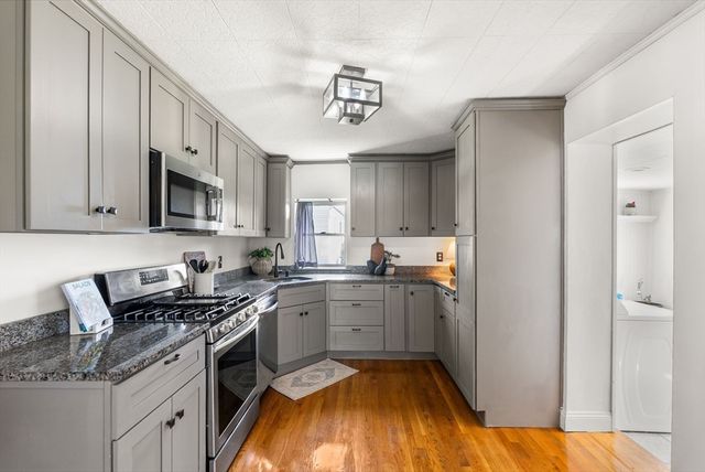 18 Kiely Rd, Dedham, MA 02026