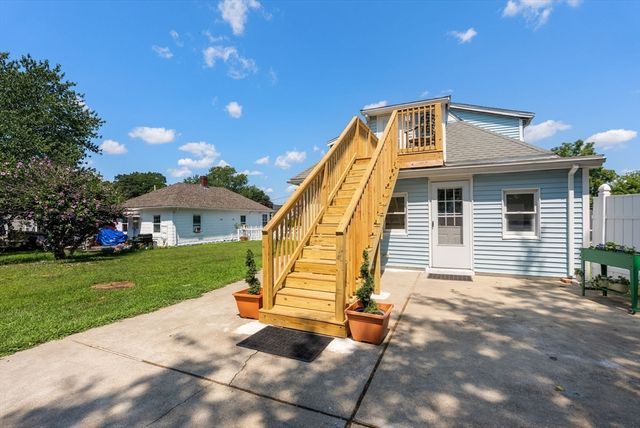 18 Kiely Rd, Dedham, MA 02026