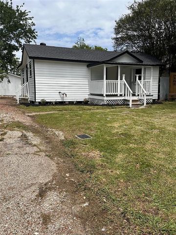 2622 28th Avenue N, Texas City, TX 77590